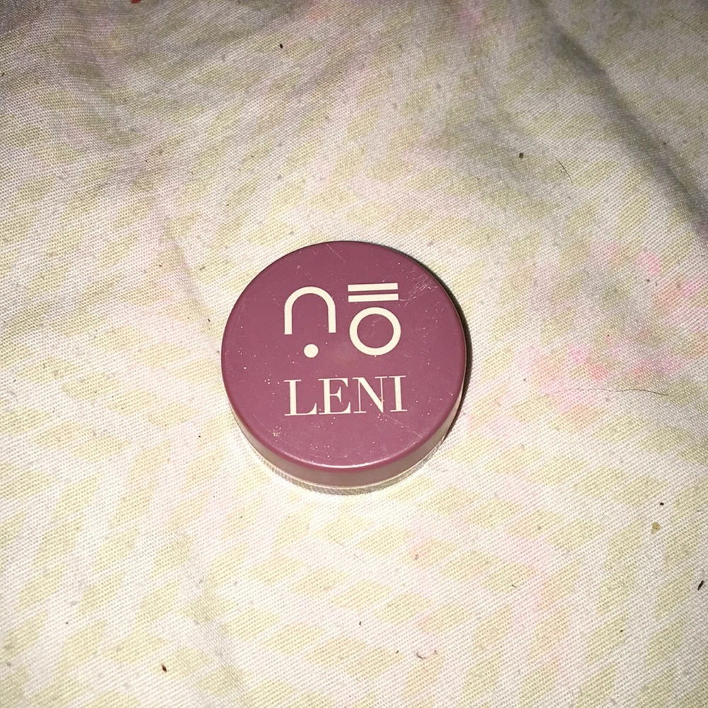 A pink pigment eyeshadow.